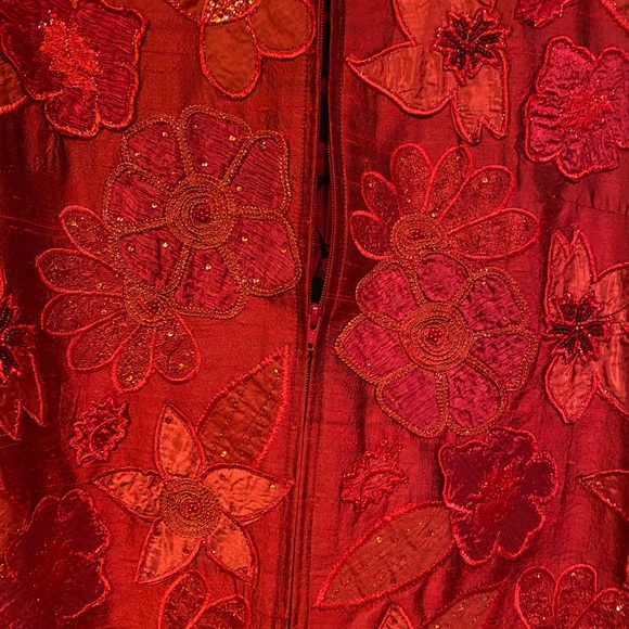 Red Jacket w/Damask texture - Picture 5 of 5